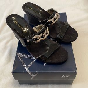 Anne Klein black platform slides